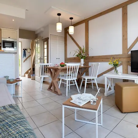 Pierre & Premium & 4*