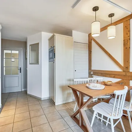 Pierre & Premium & 4*