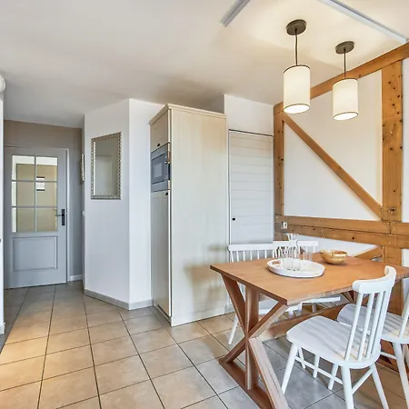 Pierre & Premium & Houlgate