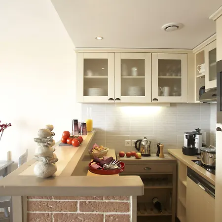 Pierre & Premium & 4*