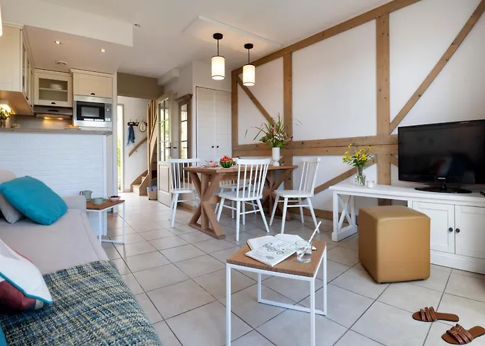 Pierre & Premium & 4*