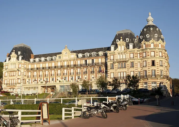 ピエール ＆ バカンス プレミアム レジデンス ＆ スパ ホールゲート アパートホテル